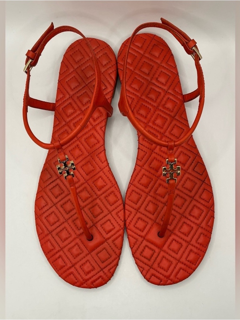Tory Burch Coral Red Orange Quilted Logo T-Strap Sandals size Women’s 8
